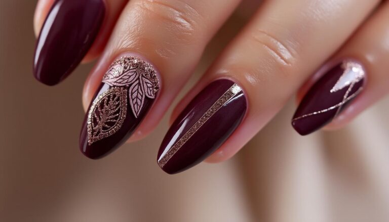 descubre la elegancia en tus uñas con diseños sofisticados en tonos bordo que resaltan tu estilo y personalidad.